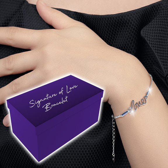 SSHS-719. "Love" bracelet
