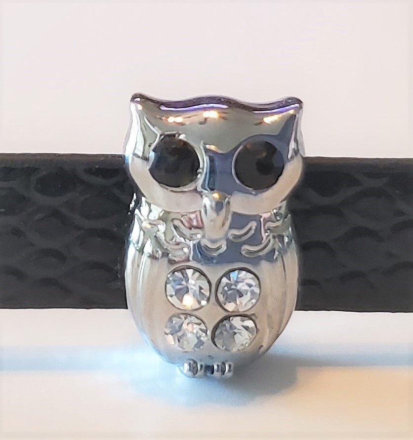 ZZZ - 211 - owl charm