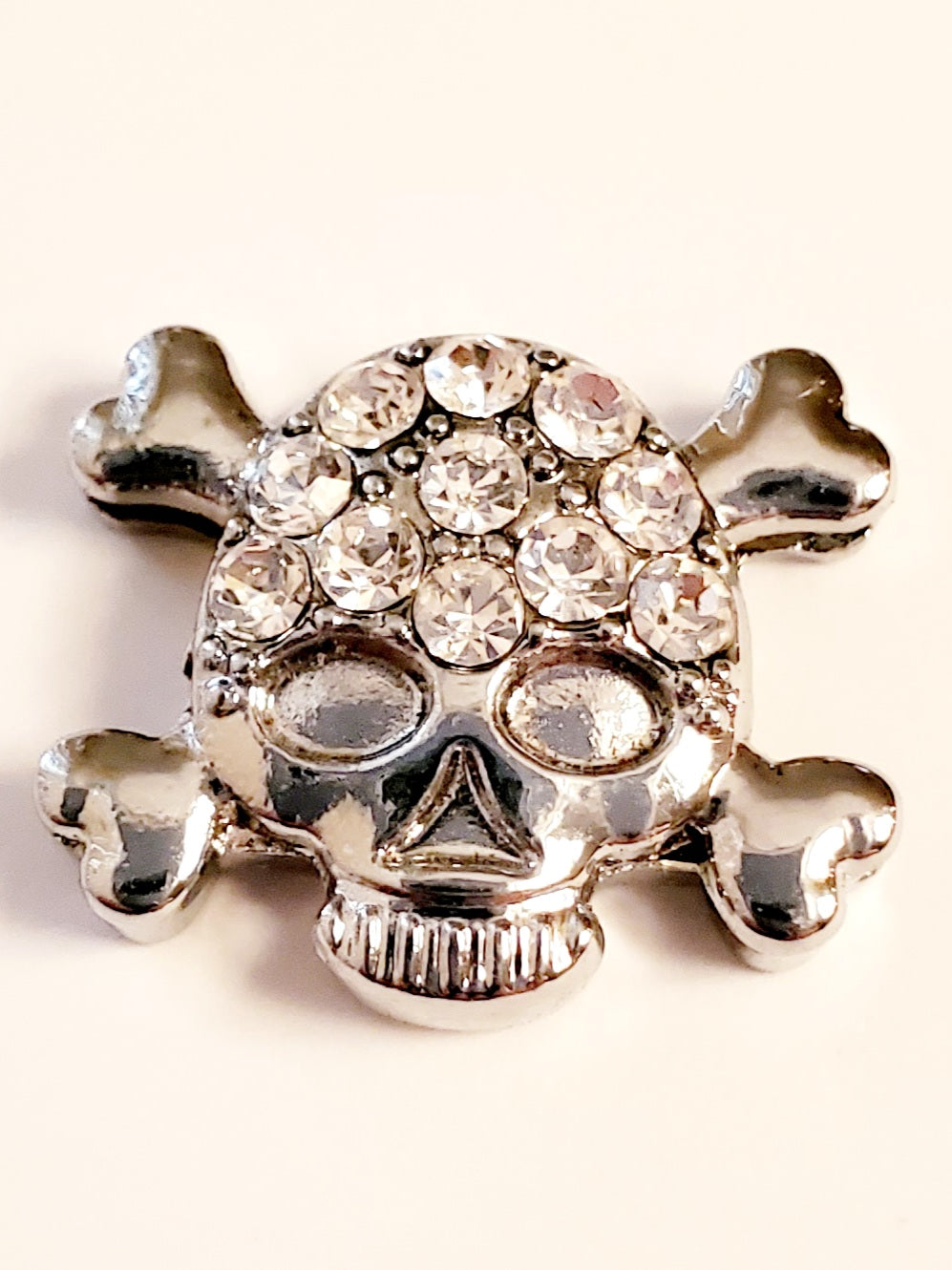 ZZZ - 402 - skull & crossbones pirate charm